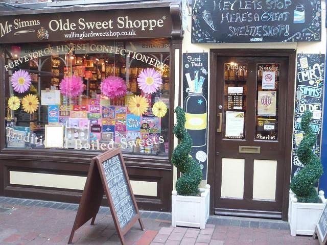 All shop. Sweet shop. Shoppe.