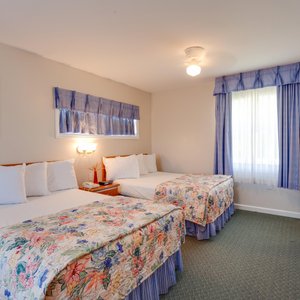 Suite with 2 double beds