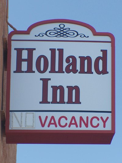 Hotel photo 2 of Holland Inn & Suites.