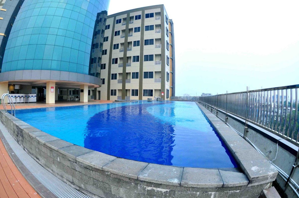 Beston Hotel Palembang Pool: Pictures & Reviews - Tripadvisor