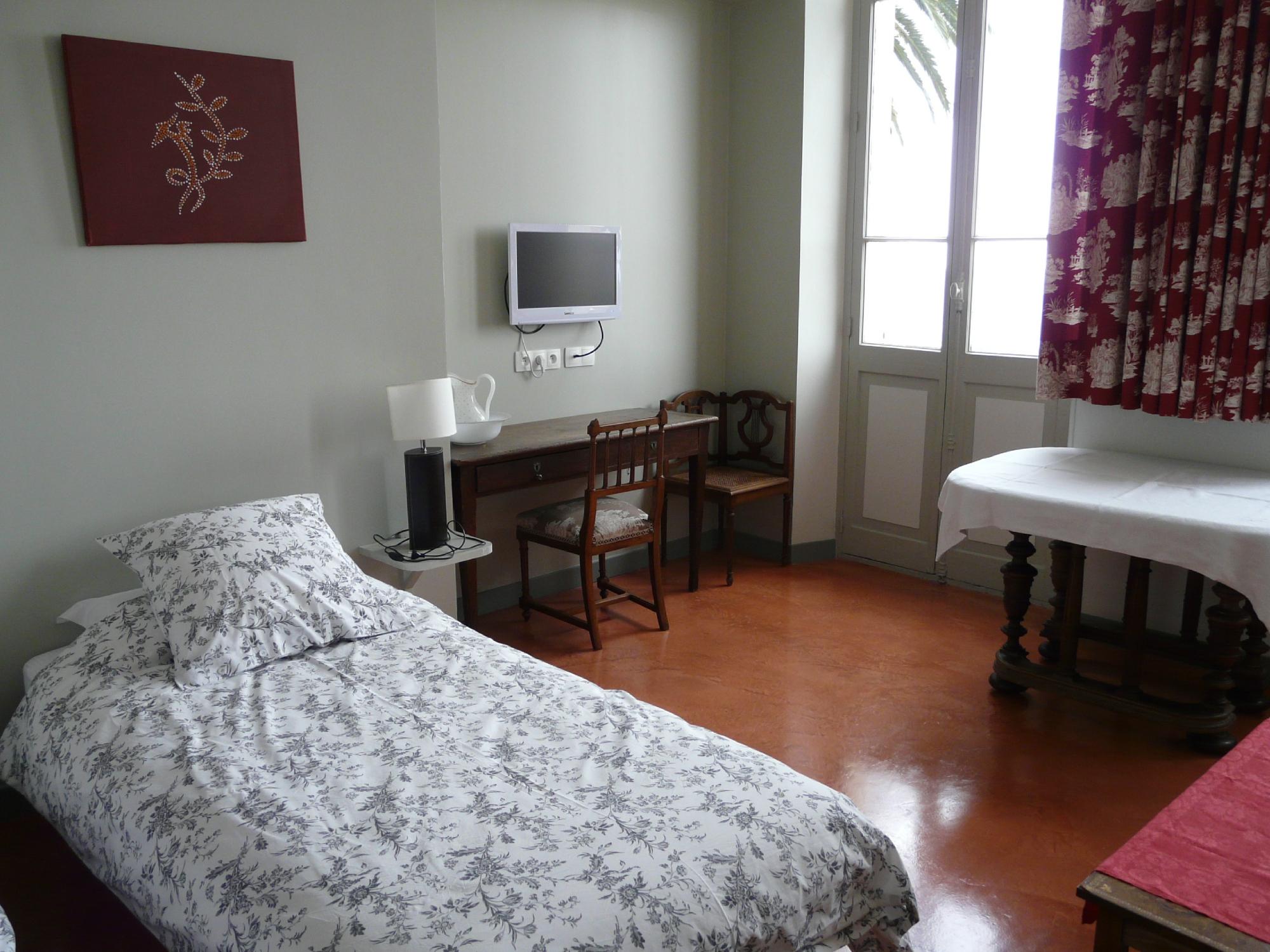 MAISON D'HOTES LES PALMIERS - B&B Reviews & Price Comparison (Grasse ...