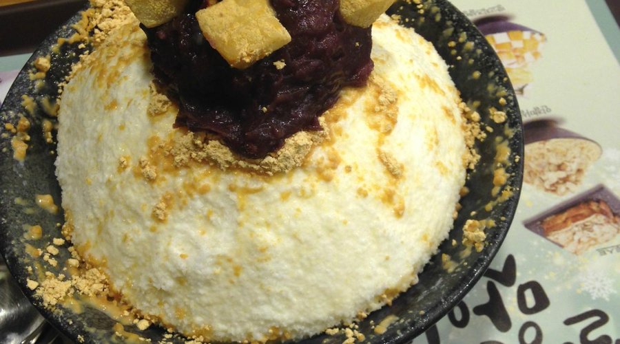 Sweet red bean bingsu