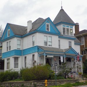 Garden House B&B 5th and Bird Sts