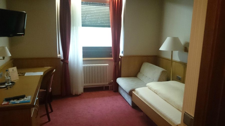 호텔 드라이 모르겐 (Hotel Drei Morgen, Leinfelden-Echterdingen) - 호텔 리뷰 & 가격 비교