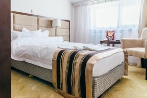 Room & Suite