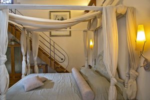 Room & Suite