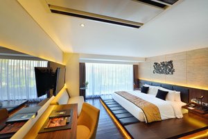 Room & Suite