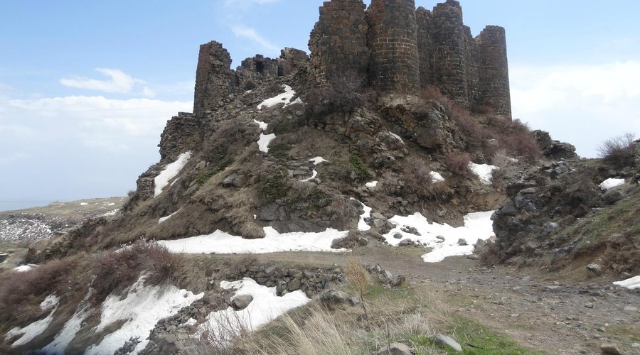 Amberd Fortress view from underneath, at the time of the thaw