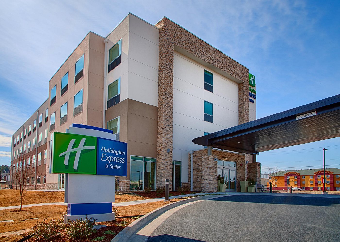 Holiday Inn Express Suites ?w=1400&h= 1&s=1