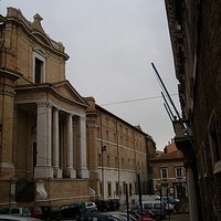 prospetto laterale della chiesa del Gesù