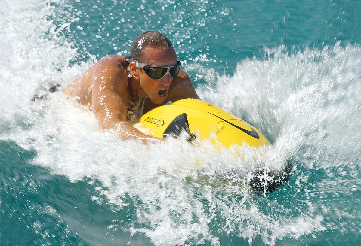 Scuba diving with a Seabob electric underwater scooter - RSKI RIDERS jetski  