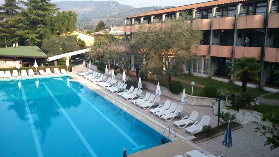 La piscina vista dalla nostra camera