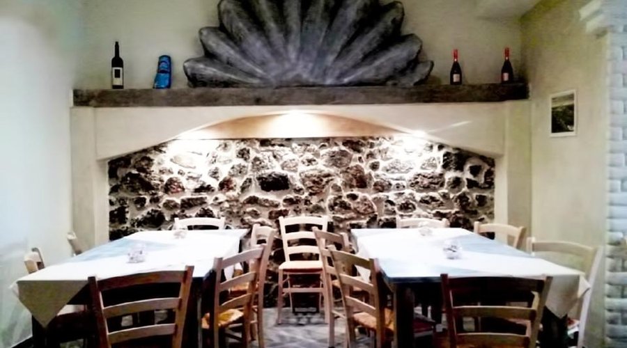 Veduta interna saletta 1