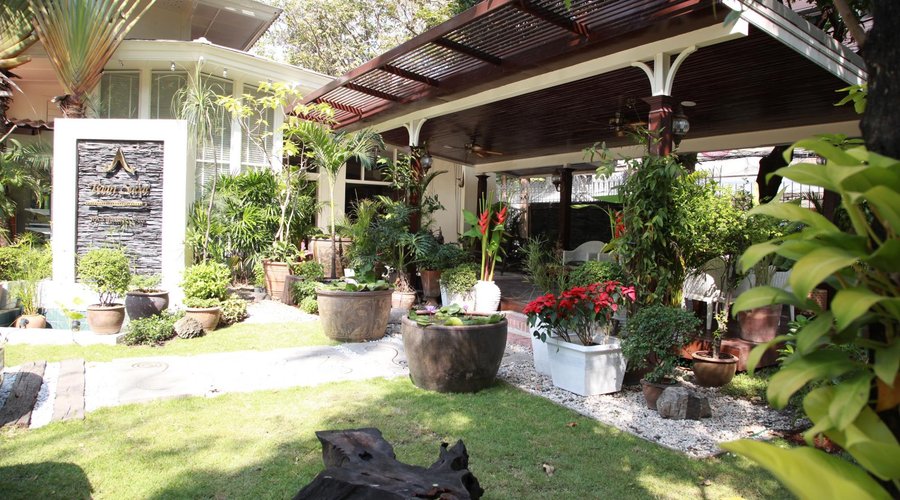 garden/entrance