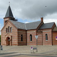 Vor Frelsers Kirke, set fra Skolegade