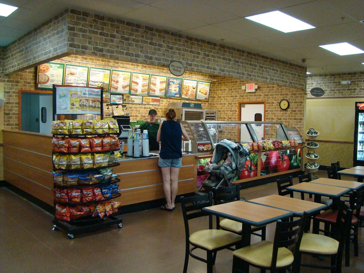 SUBWAY, Ashland - 2500 East Lake Shore Dr - Menu, Prices & Restaurant  Reviews - Tripadvisor