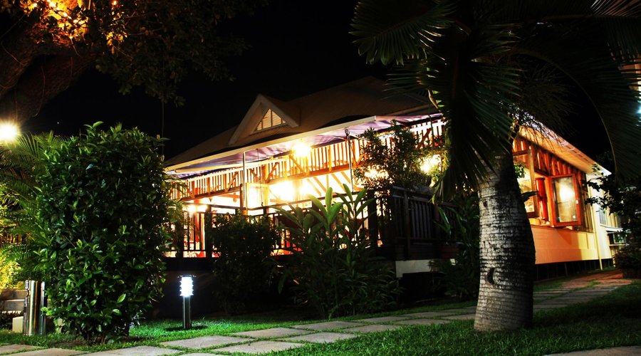 Pirogue Restaurant & Bar