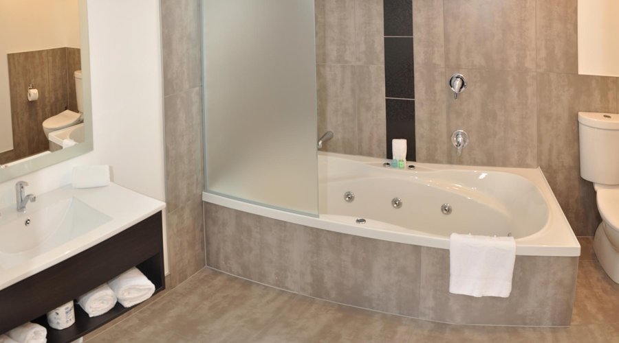 Double Spa Baths