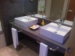 Room & Suite