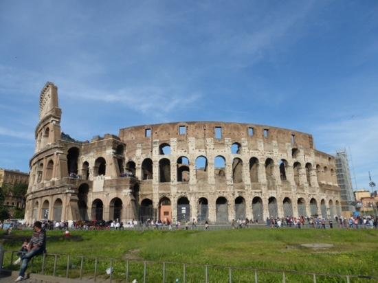 Excursão para grupos pequenos do Coliseu com entrada pela Arena:  experiência oferecida por Colosseum and Vatican Tours by Italy Wonders