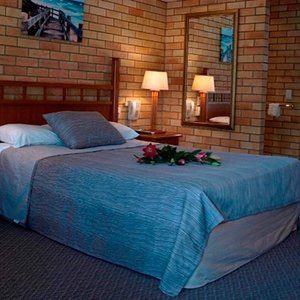 Queen room