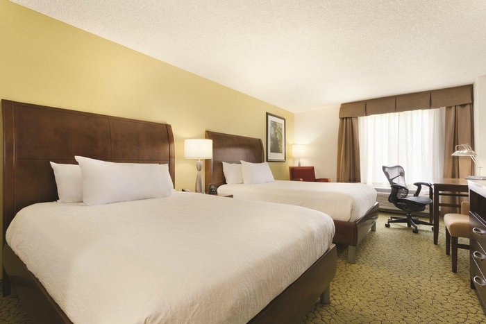 Hilton Garden Inn Anaheim/Garden Grove Rooms: Pictures & Reviews ...