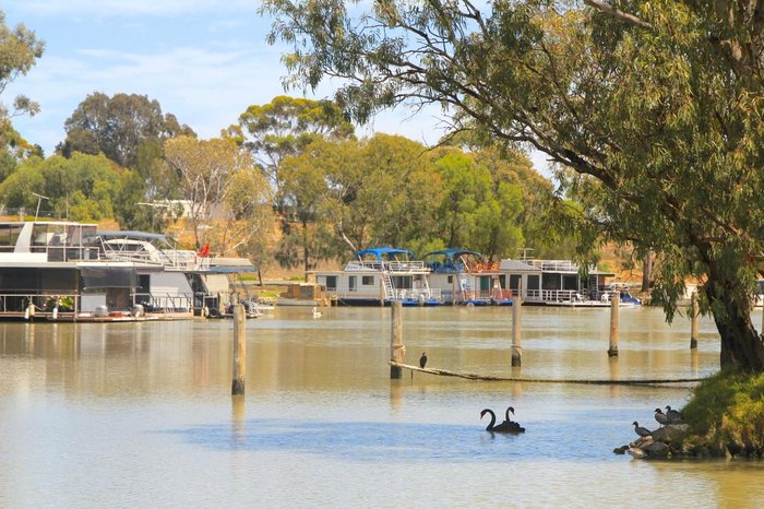 Murray Bridge Marina and Caravan Park Kitchenettes: Pictures & Reviews ...