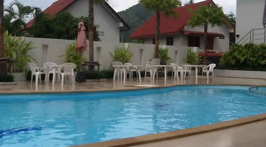 Very quiet pool