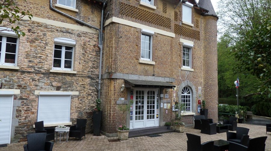 L'entrée de l'hôtel