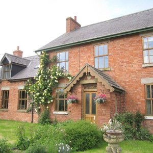 Beautiful B&B situated in the middle of a bison and venison farm.