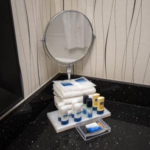 The Double Queen Room at the BEST WESTERN PLUS Travel Hotel Toronto Airport