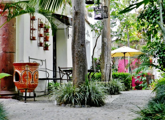 ROSA MORADA HOTEL BED & BREAKFAST - Prices & Reviews (Tlaquepaque, Mexico)