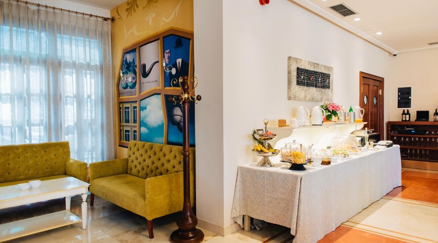 Breakfast room
