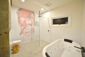 Room & Suite