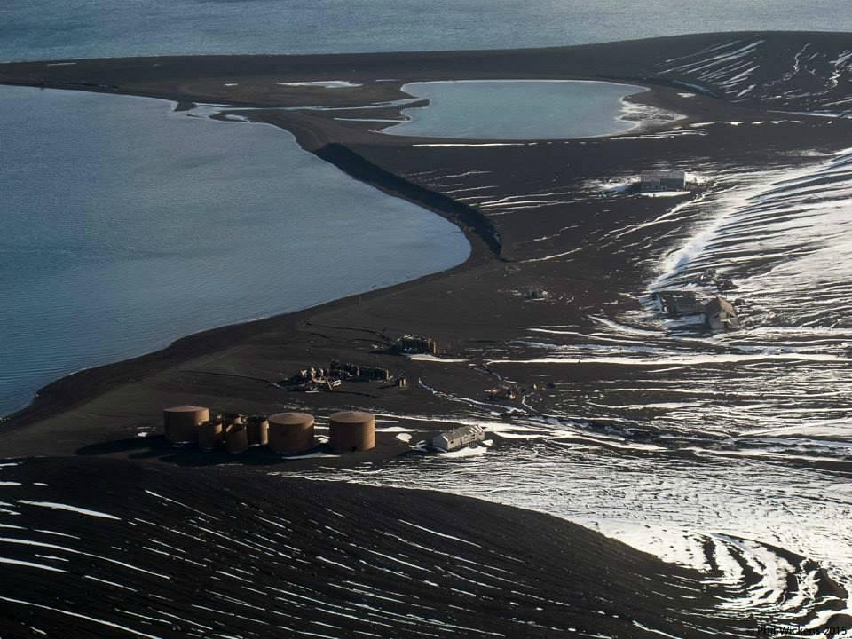 Deception island. Остров Десепшен, антарктический полуостров. Десепшен Бэй. Остров Десепшен глаз Нептуна. Фотографии острова Десепшен.