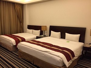 Room with huge beds