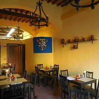 panoramica del locale. Un localeideale per una cena di coppia