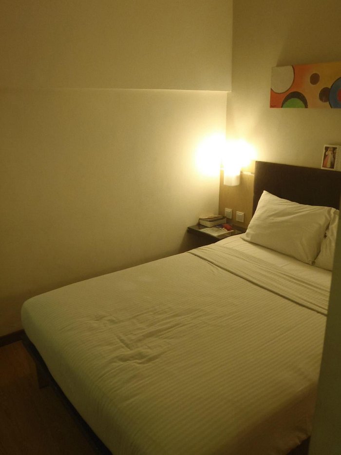 Simpang Lima Residence Rooms: Pictures & Reviews - Tripadvisor