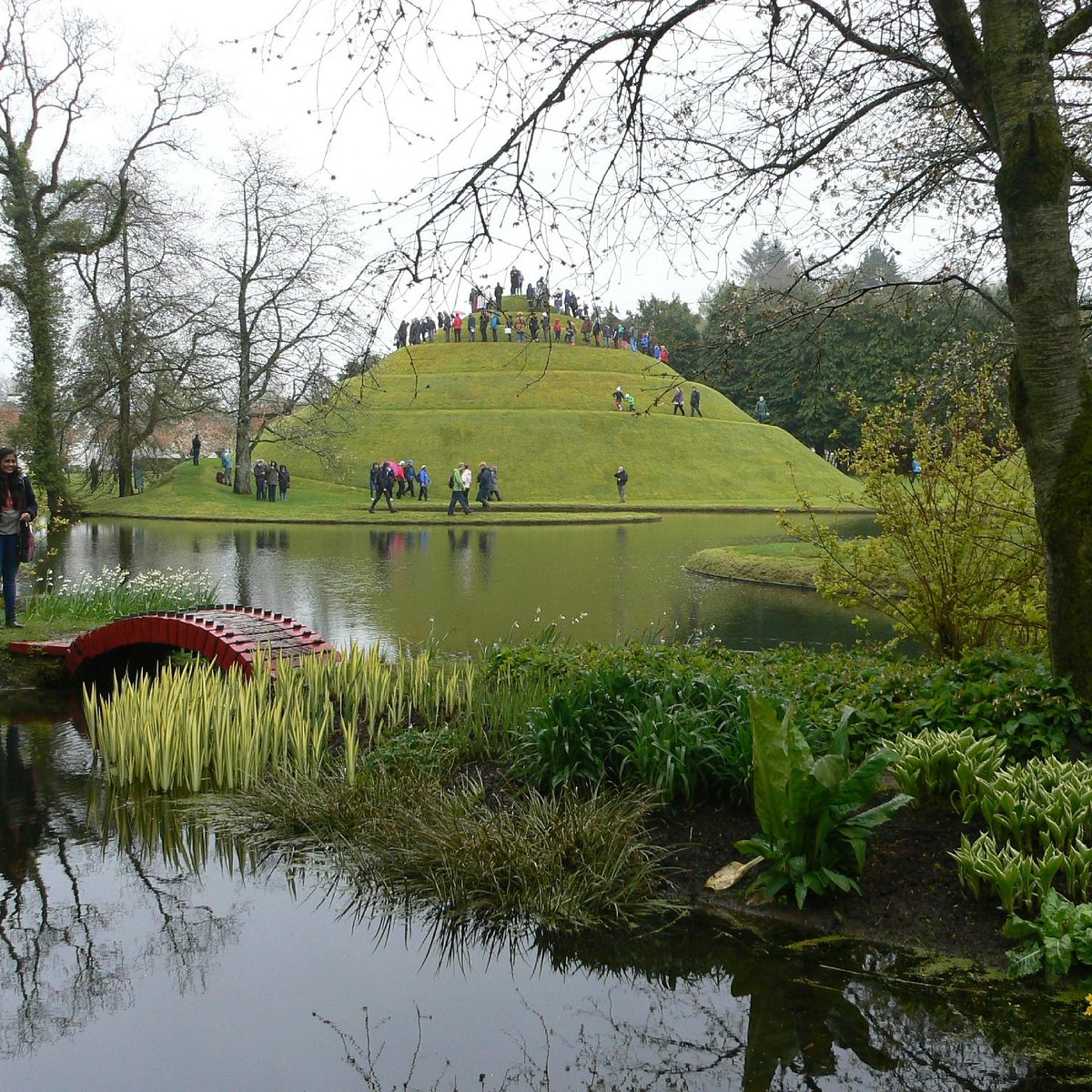 visit garden of cosmic speculation