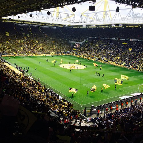Dortmund: Schock im Signal Iduna-Park! Fans dürfen Platz nicht verlassen 