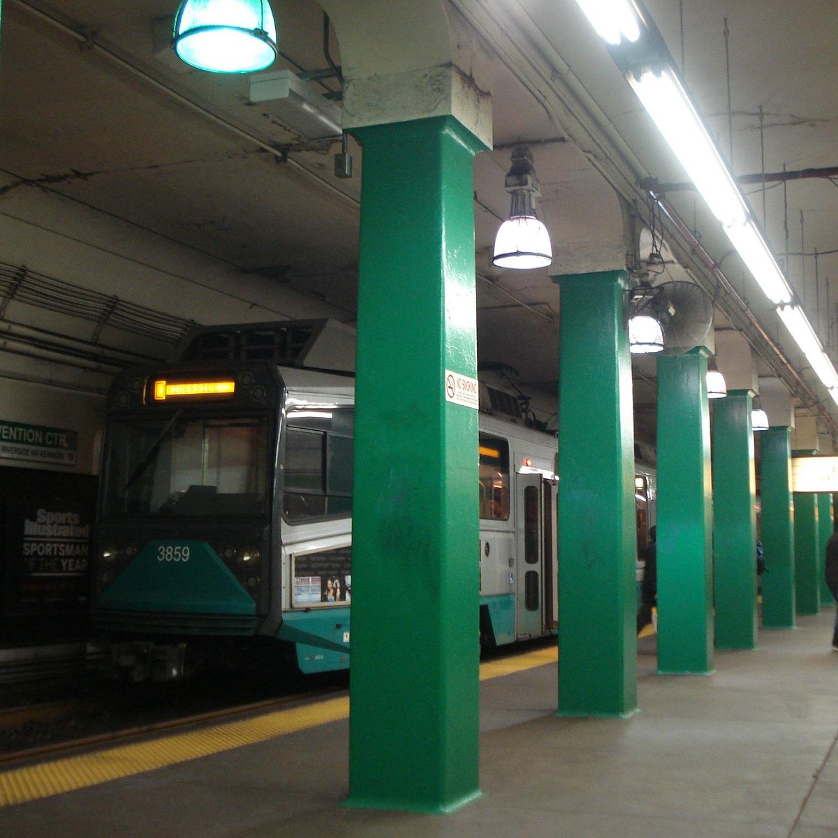 Massachusetts Bay Transportation Authority: Khám phá vẻ đẹp của hệ thống giao thông công cộng tại Boston với Massachusetts Bay Transportation Authority - một trong những công ty điều hành xe buýt, tàu điện ngầm và tàu điện trên cao lớn nhất nước Mỹ. Hình ảnh này sẽ khiến bạn muốn khám phá và tìm hiểu thêm về thành phố Boston và hệ thống giao thông công cộng của nó.