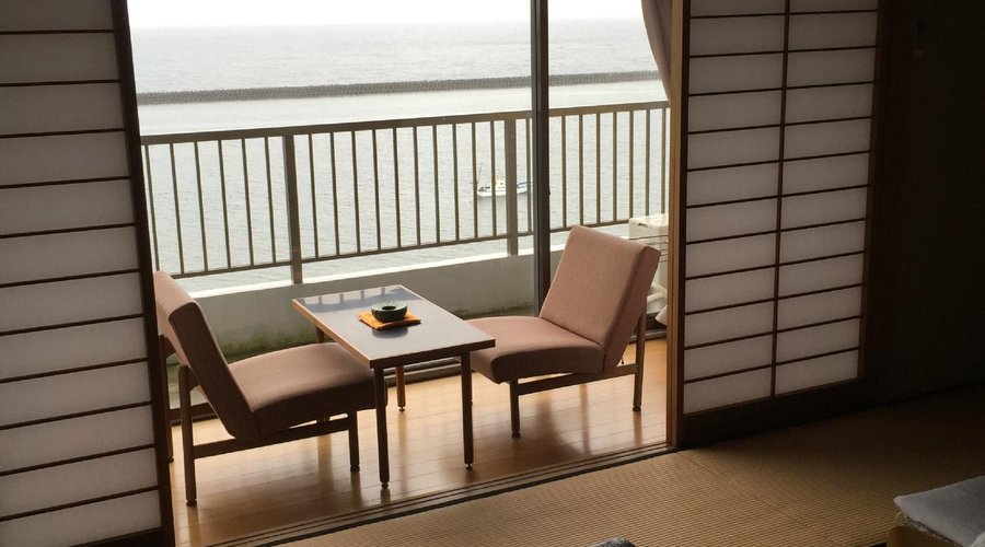 海に向かって