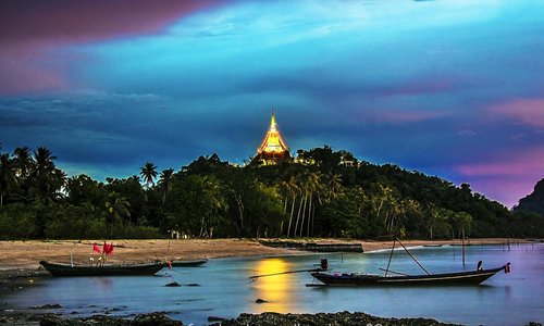 เจดีย์วัดเขาสุวรรณประดิษฐ์ อำเภอดอนสัก จังหวัดสุราษฎร์ธานี