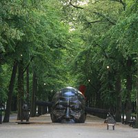A statue from the hague festivals 2011 at the Lange voorhout