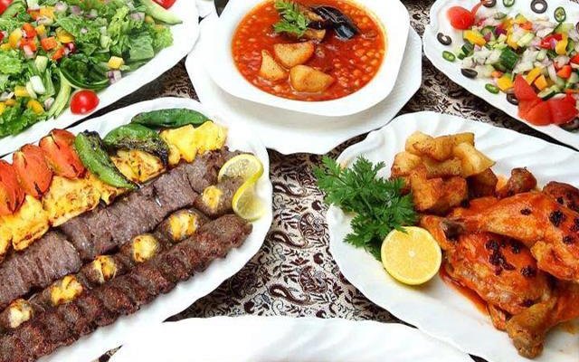 به اطلاع مشتریان عزیز می‌رسانیم که رستوران رستوران آرش پس از انجام تعمیرات و بهسازی‌های لازم، از [۲۰۲۴/۷/۶] مجدداً باز گشایی شده.
از شما دعوت می‌کنیم تا به ما بپیوندید و از فضای جدید و منوی ویژه ما لذت ببرید. به همین مناسبت، تخفیف‌های ویژه‌ای برای مشتریان گرامی در نظر گرفته‌ایم.
منتظر حضور گرم شما هستیم!
با احترام،
[رستوران آرش]
‏**Announcement of [ARASH’S KITCHEN ] Reopening**
‏Dear Valued Customers
‏We are excited to announce that after undergoing necessary renovations,ARASH’S KITCHEN 