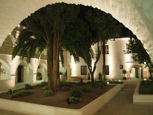 Hotel Convento Aracena & Spa in Aracena, image may contain: Villa, Arch, Plant, Hacienda