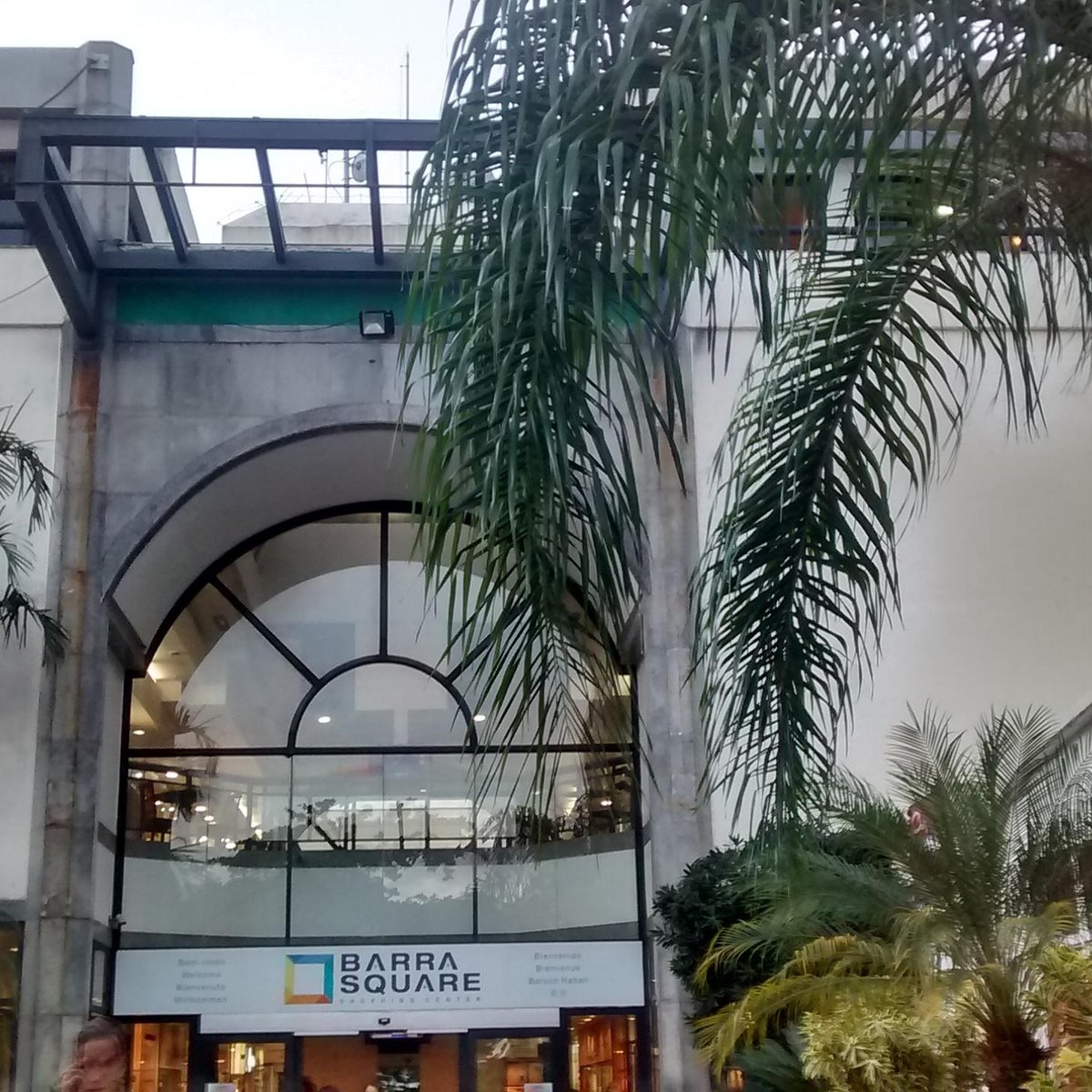 Barra Square Shopping Center