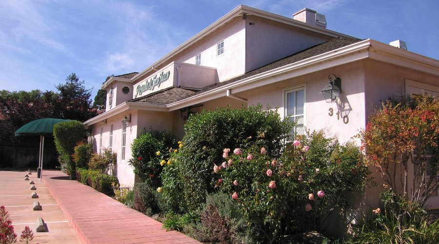 Exterior/Front