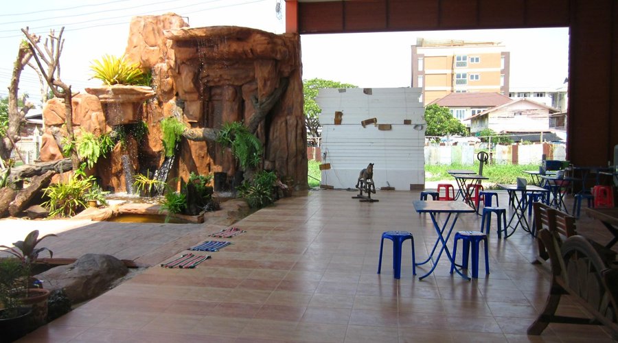 water falls and garden of new restaurant 2015
