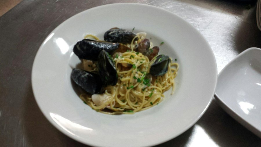 Carbonara di Mare e Paccheri all'Astice dal Gusto Saporito e Deciso
